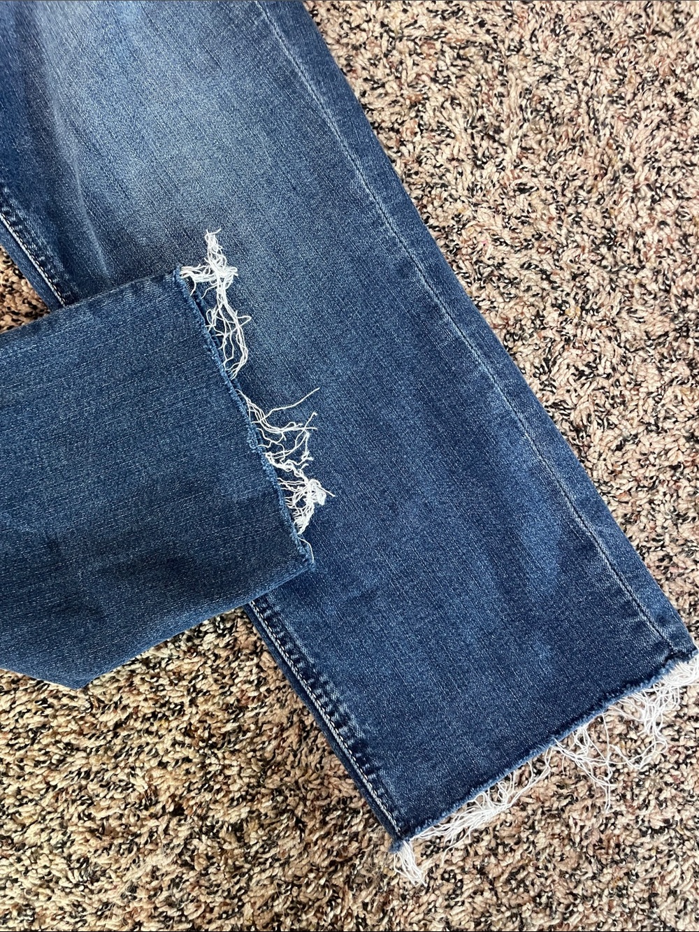 Silver Jeans Britt Capri Straight-Leg Cut Off Ankle Blue Jeans Size 32 | EUC - Picture 3 of 8
